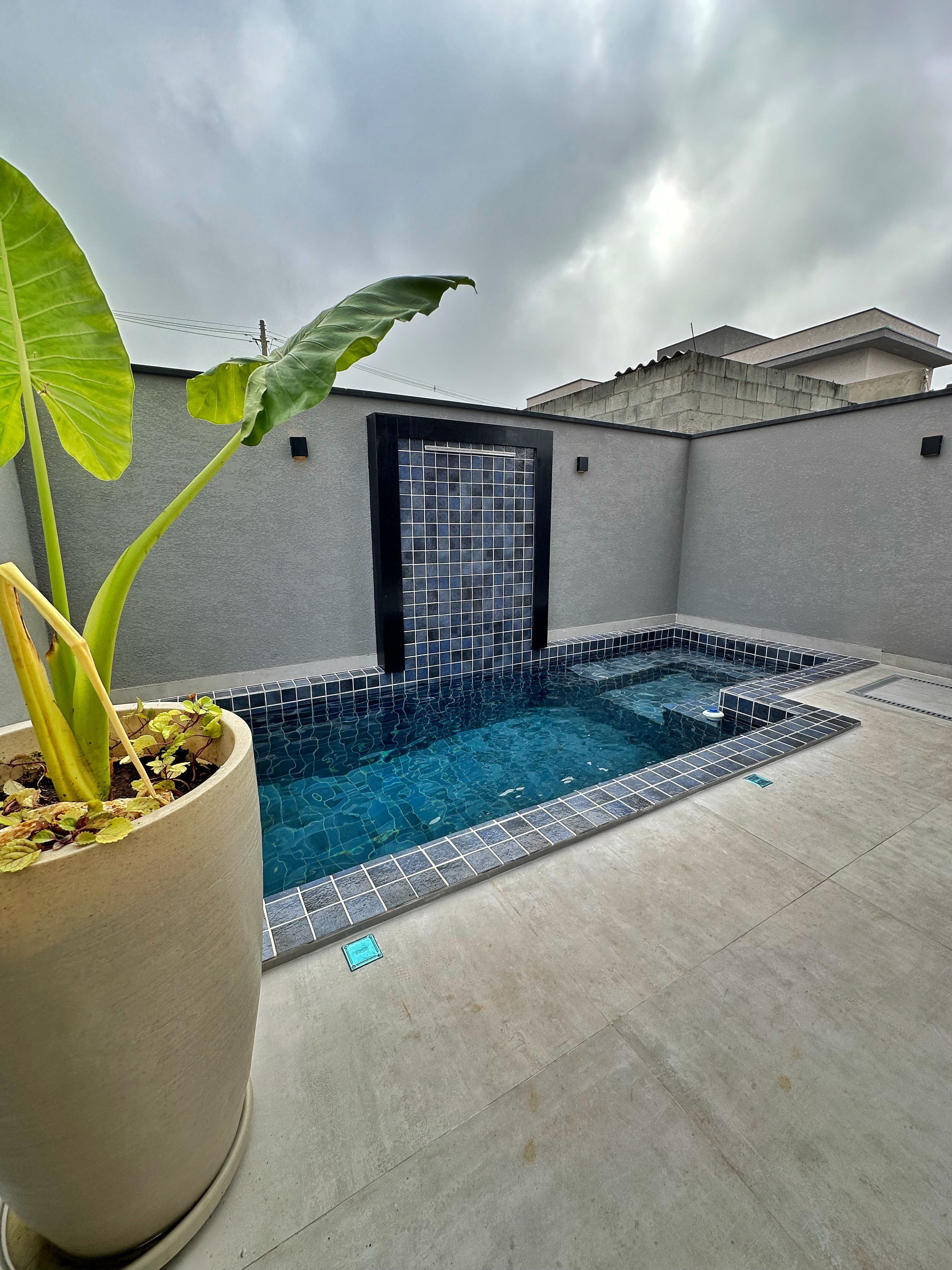 Piscina com hidromassagem